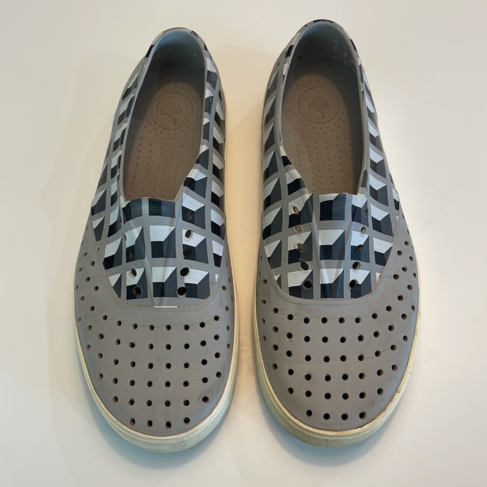 Native Shoes - Picture 4 of 8